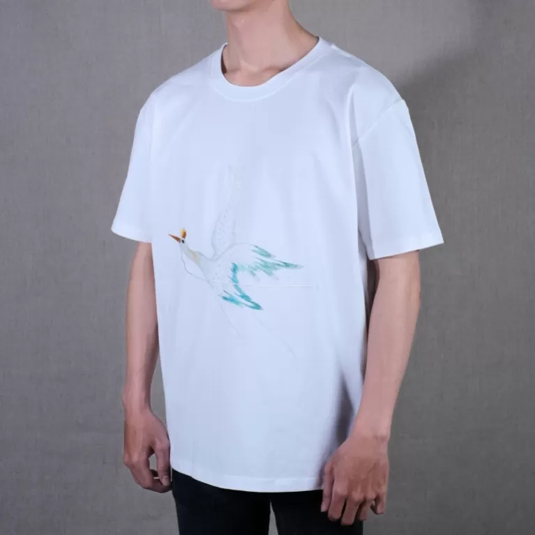 swan hand-embroidery t-shirt, cotton t-shirt, short-sleeved t-shirt, handcrafted swan embroidery, cold cotton t-shirt