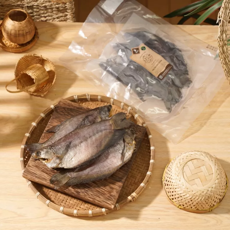 Khô Cá Sặc Cà Mau, NaGi - Tôm khô Cà Mau, chus