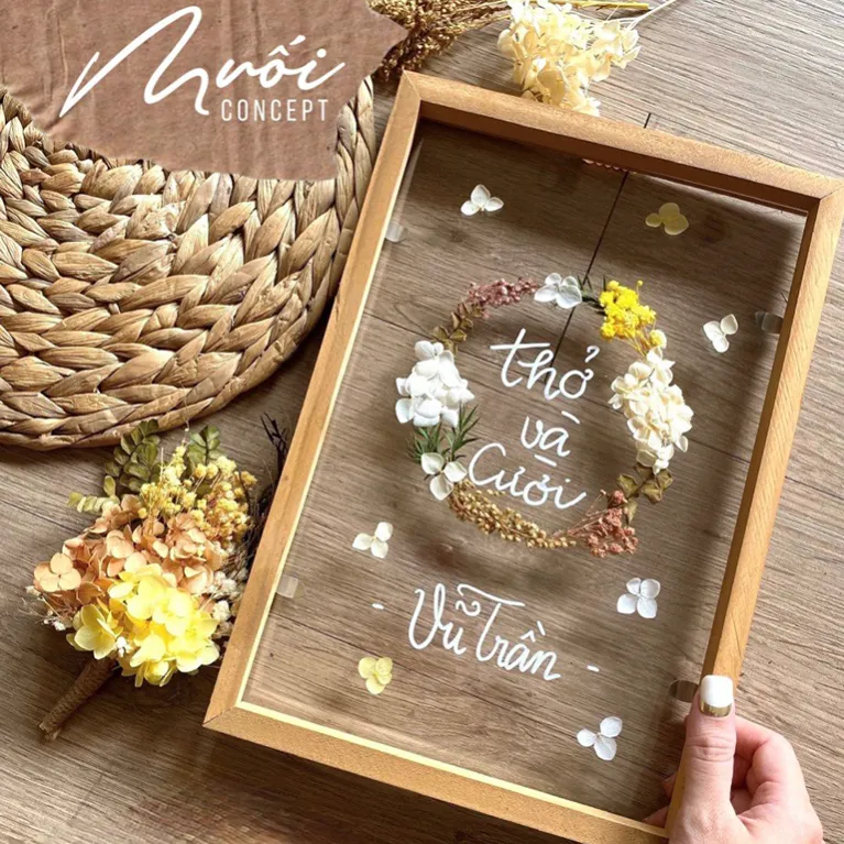 vòng hoa, tranh hoa khô chữ nhật, tuỷ chỉnh theo sở thích, nhắn gửi thông điệp yêu thương, có thể thêm đèn, quà tặng độc đáo