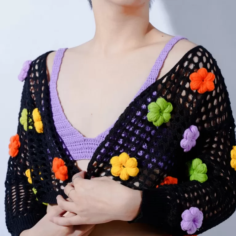 lyly cardigan, lightweight cardigan, women's knitwear, flower-patterned crochet cardigan, short-length cardigan, crochet crop top