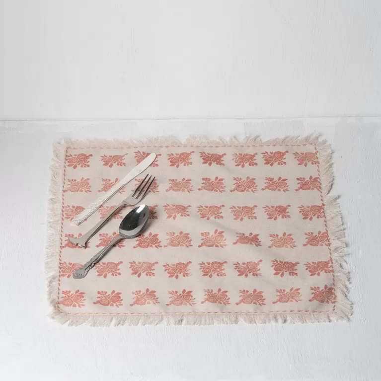 khăn ăn linen tua rua, chất liệu vải linen mềm nhẹ, dễ dàng vệ sinh, không bị phai màu sau khi giặc, trang trí bàn ăn