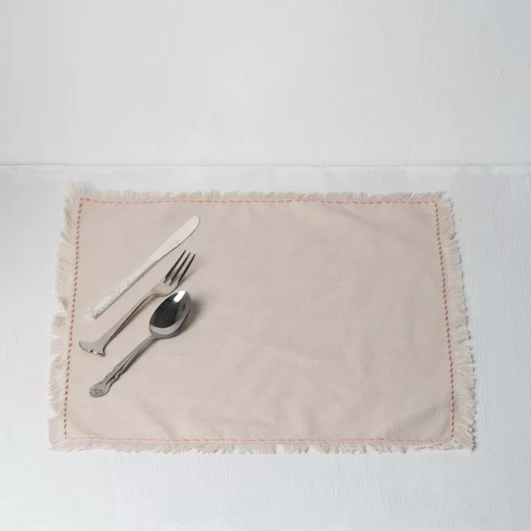 khăn ăn linen tua rua, chất liệu vải linen mềm nhẹ, dễ dàng vệ sinh, không bị phai màu sau khi giặc, trang trí bàn ăn