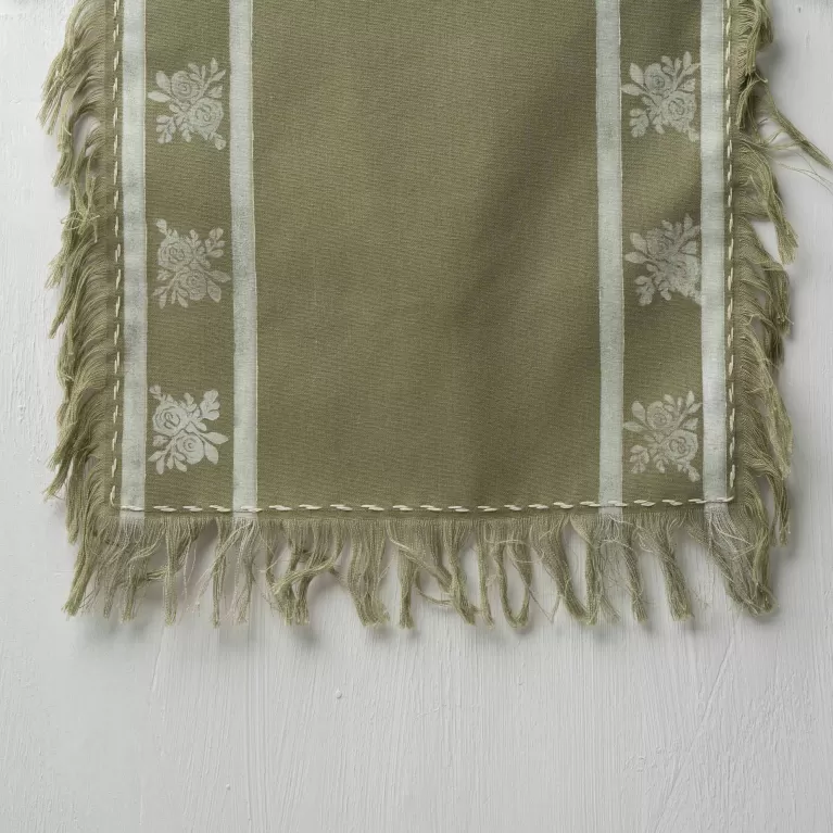 khăn lót đĩa tua rua có hoạ tiết, phong cách wabi sabi, chất vải linen mềm mịn, trang trí bàn ăn tinh tế, sản phẩm thủ công