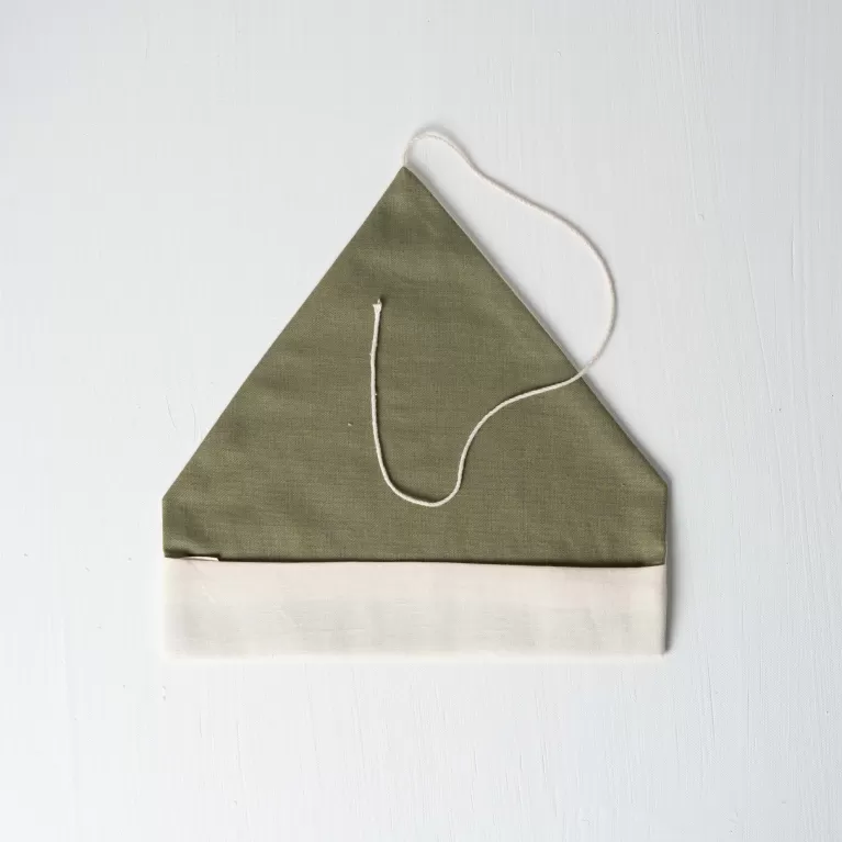 bao đựng dao nĩa màu trơn, chất liệu linen thô mềm, phối màu nhẹ nhàng, phong cách thanh lịch và tối giản