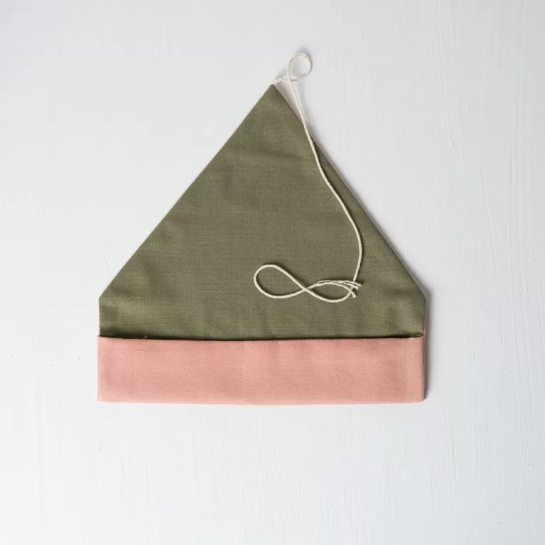 bao đựng dao nĩa màu trơn, chất liệu linen thô mềm, phối màu nhẹ nhàng, phong cách thanh lịch và tối giản