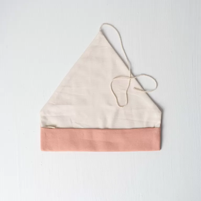 bao đựng dao nĩa màu trơn, chất liệu linen thô mềm, phối màu nhẹ nhàng, phong cách thanh lịch và tối giản
