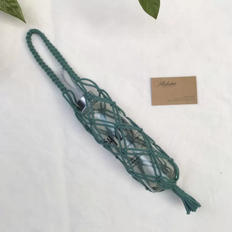giỏ đựng bình nước macrame, thiết kế lạ mắt và độc đáo, nút thắt macrame tỉ mỉ, chất liệu bền bỉ, có thể tái sử dụng