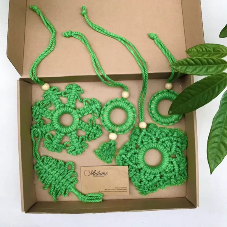 macrame small decoration, set of 5, intricately handcrafted, unique decorative accessories, durable cotton material