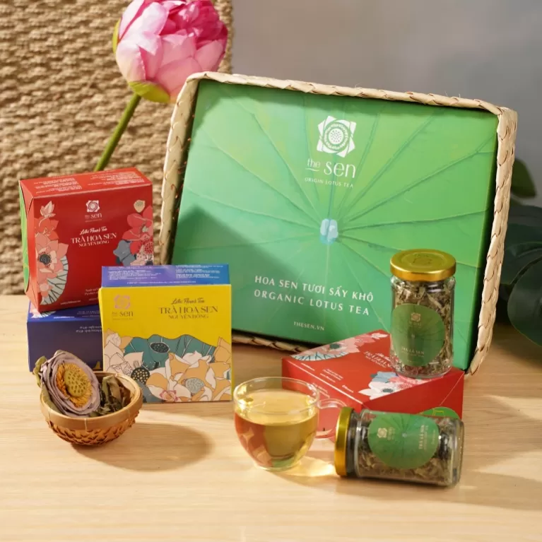 combo quà trà hoa sen bốn bông, set quà biếu trà sen, set trà sen nguyên bông, trà sen sấy khô, trà hoa sen, hộp trà quà tặng