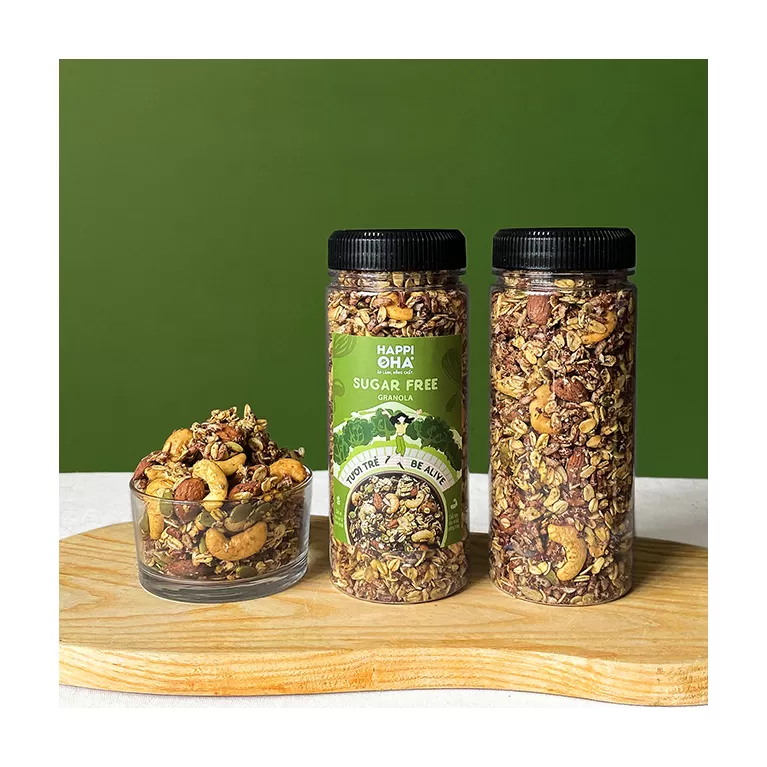 sugar free granola, nutty flavor, nutritious breakfast, low-calorie snack, diet granola, crispy fragrant granola
