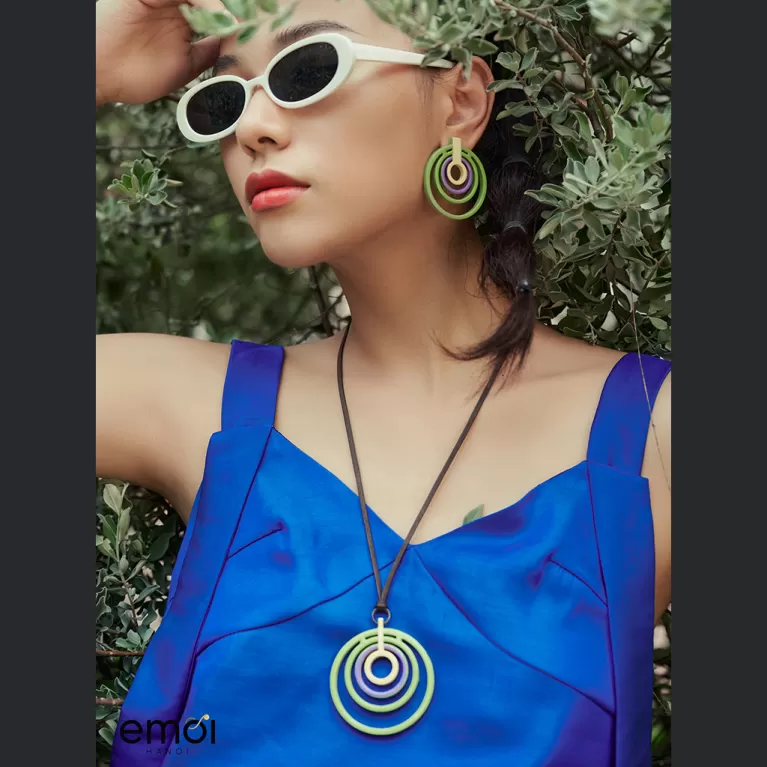 chartreuse phenomemal earrings & necklace, trendsetter collection, green shade, unique design, bold large size