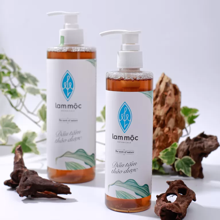 dầu tắm thảo dược làm sạch bụi bẩn bám trên da, ngăn ngừa mụn viêm, da sáng khỏe hơn mỗi ngày, giữ ẩm da tươi trẻ, việt nam, lamsoap, chus