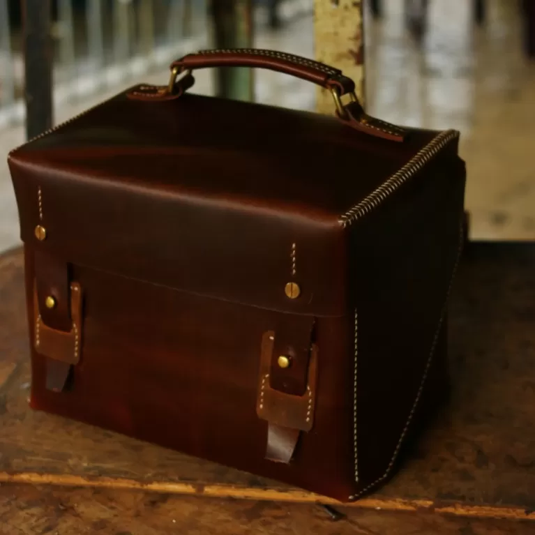 mở genuine leather bag, look up to the sky collection, camera bag, sturdy shock-resistant layer, leather strap for backpack-style carrying