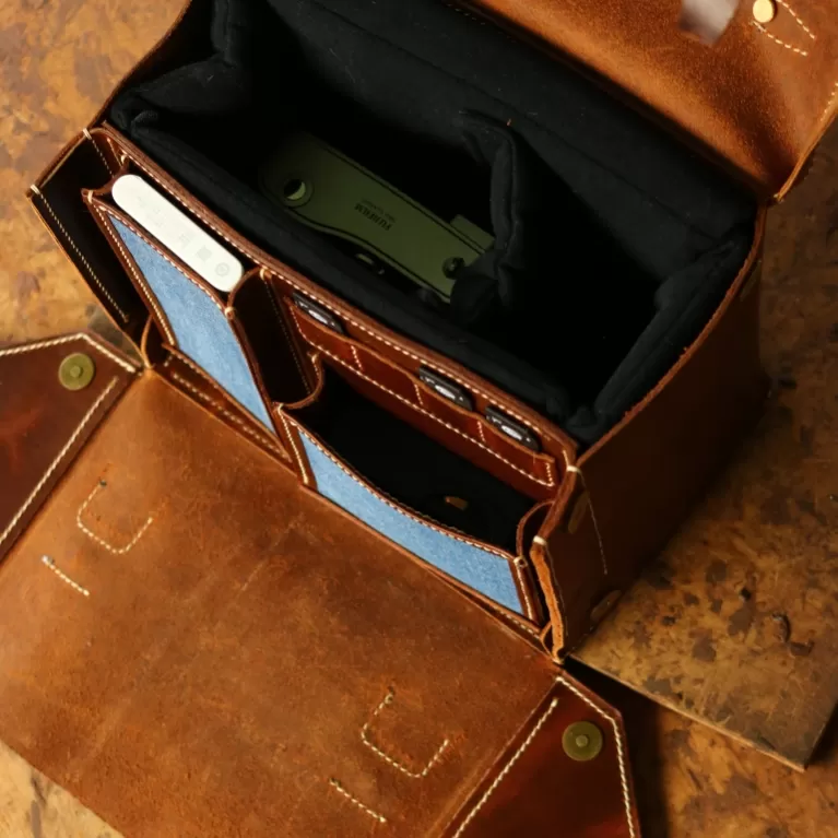 mở genuine leather bag, look up to the sky collection, camera bag, sturdy shock-resistant layer, leather strap for backpack-style carrying