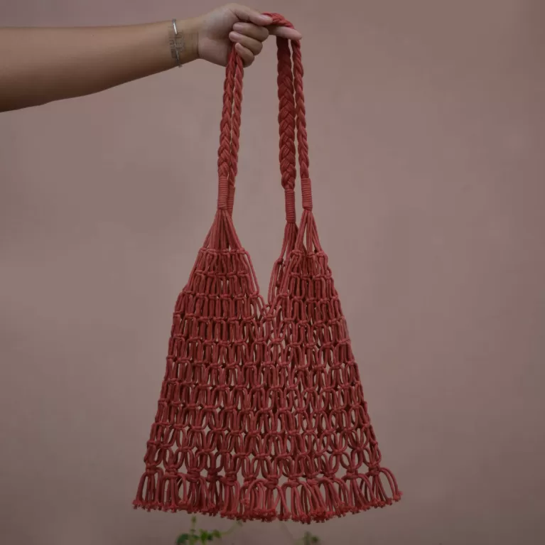 beach macramé bag, cute handwoven mesh bag, youthful design, practical layout, made of durable sheweave cotton rope