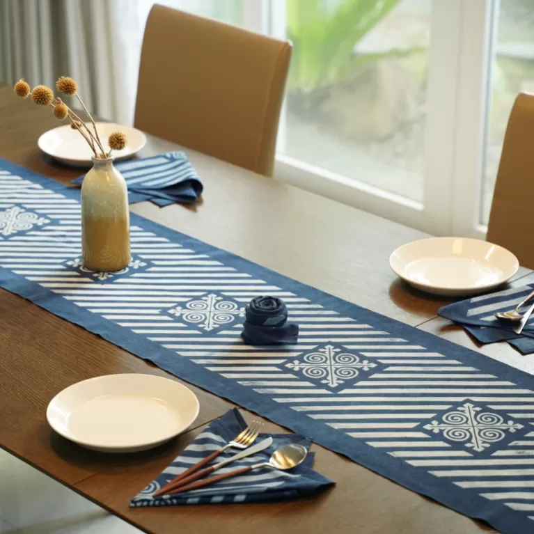 set of thick cotton brocade table runner and placemats, fresh blue color, dining table decoration accessories, elegant and refined