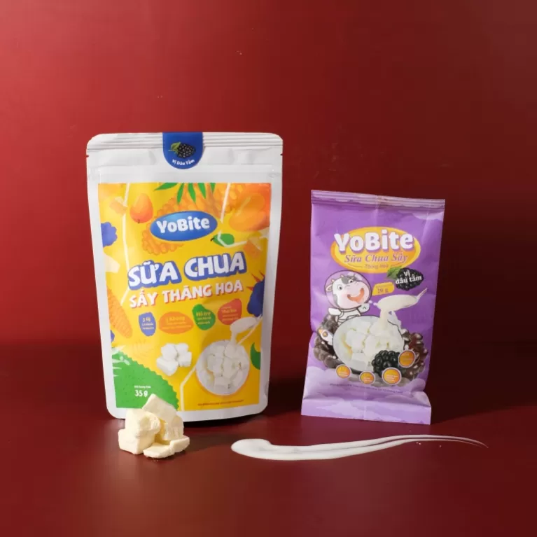 mulberry flavored freeze dried yogurt cubes, dried mulberry yogurt, dried fruit yogurt, crispy freeze-dried yogurt, dried yogurt, baby snack