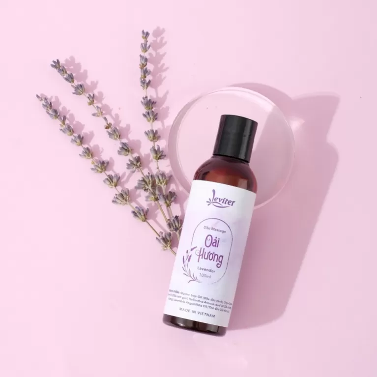 dầu massage oải hương, giàu hoạt chất dưỡng ẩm, hương hoa thơm dịu thư giãn, giúp cấp ẩm sâu cho da, cải thiện tình trạng da khô thô ráp