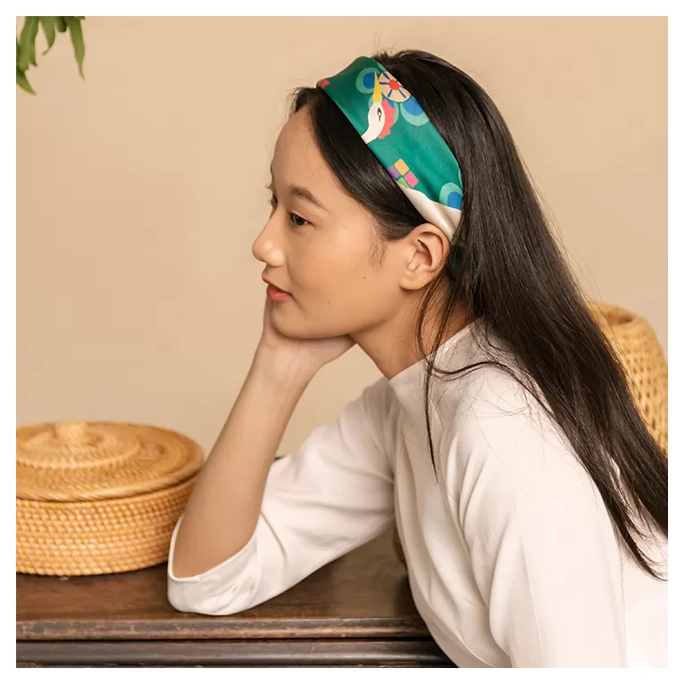 cranes - rhythm of yin and yang silk scarf, soft and smooth silk scarf, white crane print silk scarf, green silk scarf, gift for mothers