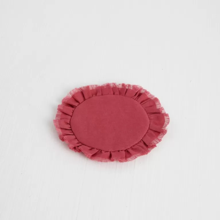 “kiều” coaster, minimalist design, featuring distinctive ruffled lace, meticulously crafted, a highlight for dining tables