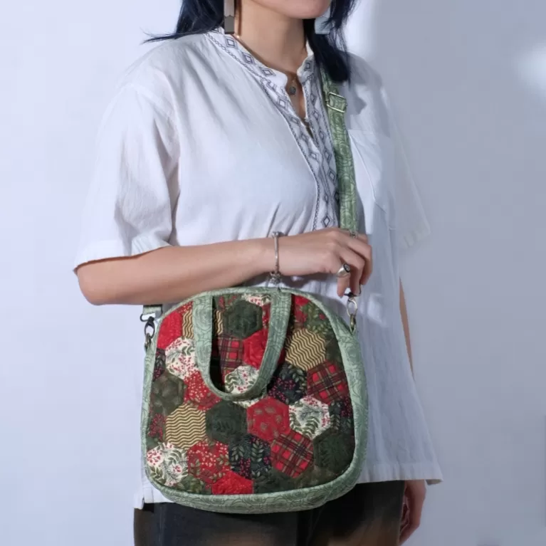 túi xách vải ghép esagono xanh mint cá tính, đường kim mũi chỉ tinh tế, kích thước xinh xắn nhỏ gọn, phụ kiện đi làm
, thiết kế, tomato handmade, chus