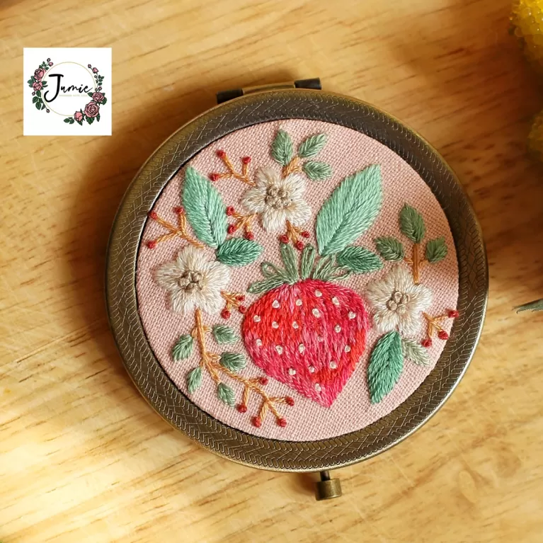gương thêu tay summer fruit, gương cầm tay nhỏ gọn, hoạ tiết sáng tạo, thêu tay tỉ mỉ, sản phẩm handmade