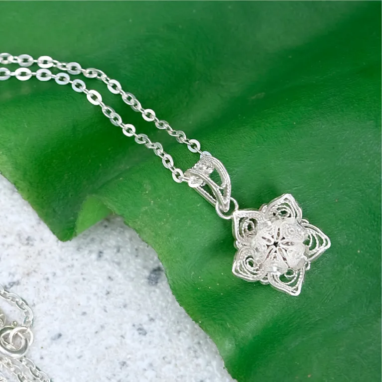 lotus silver necklace, exquisite and graceful design, versatile with various outfits, adds a touch of elegance, luxurious gift