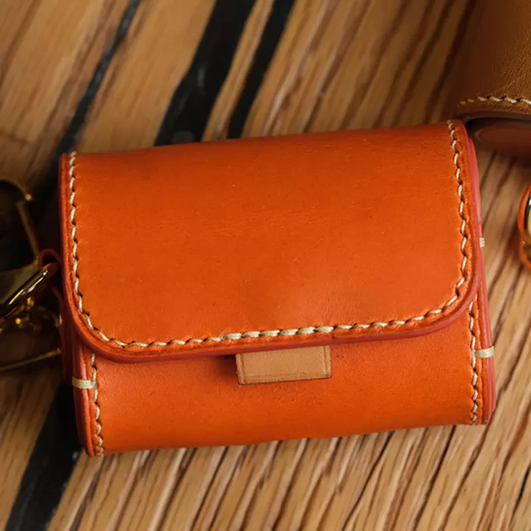 handmade genuine leather cover for airpods pro, free name engraving, meticulous attention to detail, skillful stitching, earphone protection
