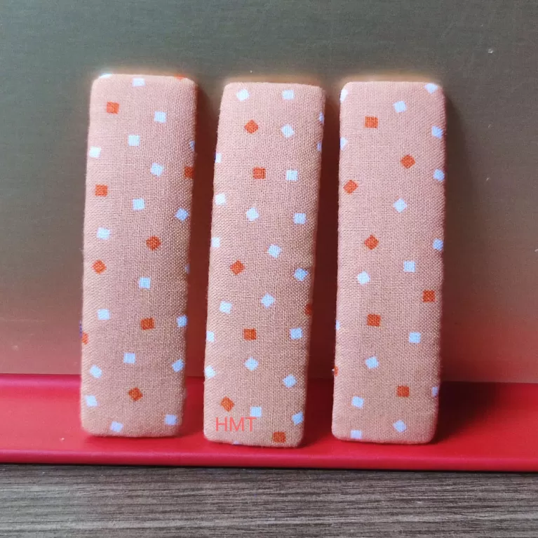 kẹp tóc vuông bọc vải nhiều mẫu, phong cách vintage, màu sắc rực rỡ, họa tiết đáng yêu, điểm nhấn cho trang phục hàng ngàykẹp tóc vuông bọc vải nhiều mẫu, phong cách vintage, màu sắc rực rỡ, họa tiết đáng yêu, điểm nhấn cho trang phục hàng ngày