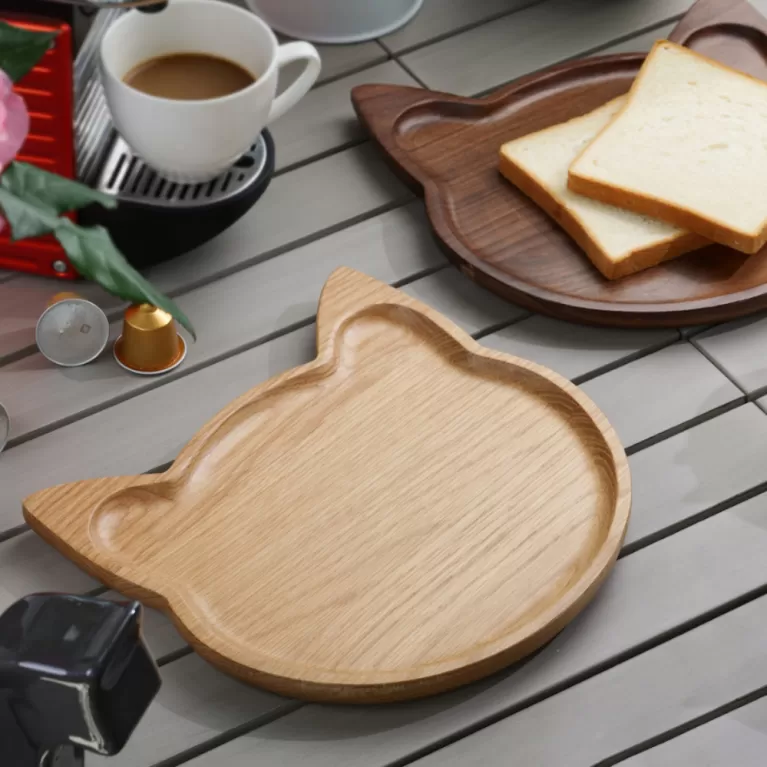 wooden cat-shaped plate, cute cat face design, decorative tray, meticulously crafted, resistant to insects, adorable decor item