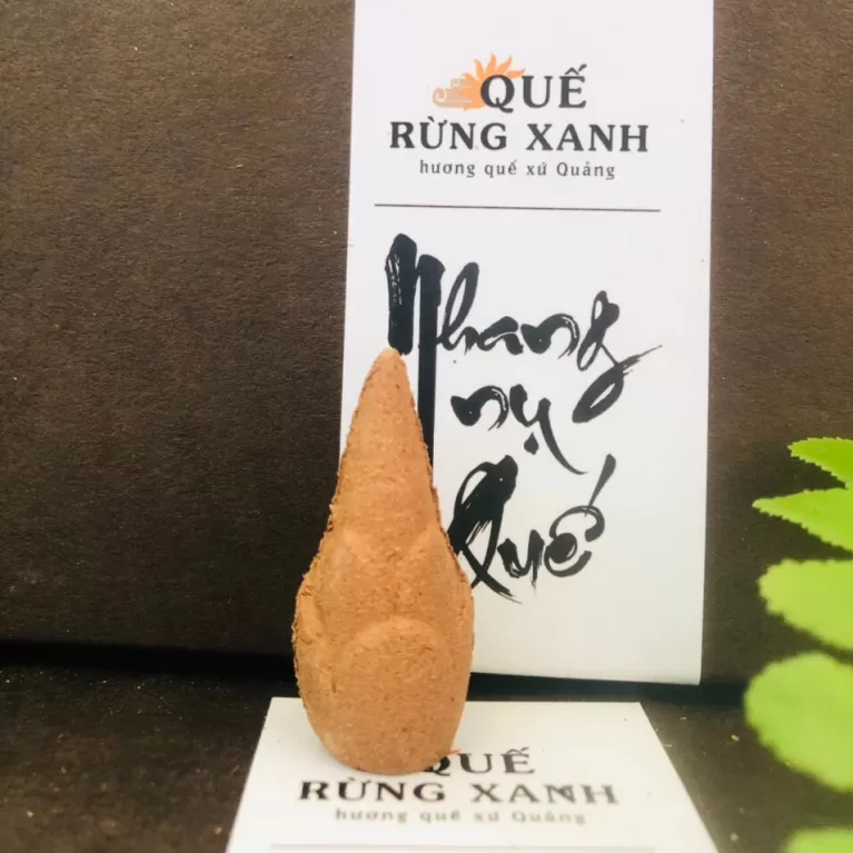 cinnamon cone incense, 79 cones, delicately scented, helps balance mood, disinfects and purifies the air, suitable for meditation