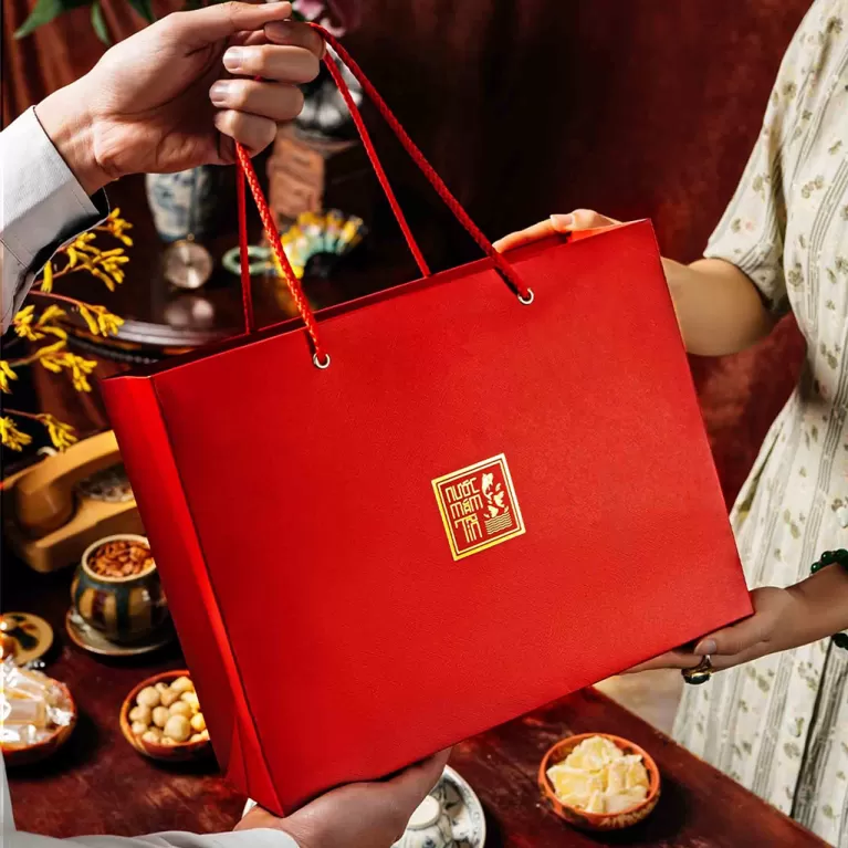 “Đậm Đà Tình Thân” Gift Box With 2 Kinds of Tin Fish Sauce - CHUS
