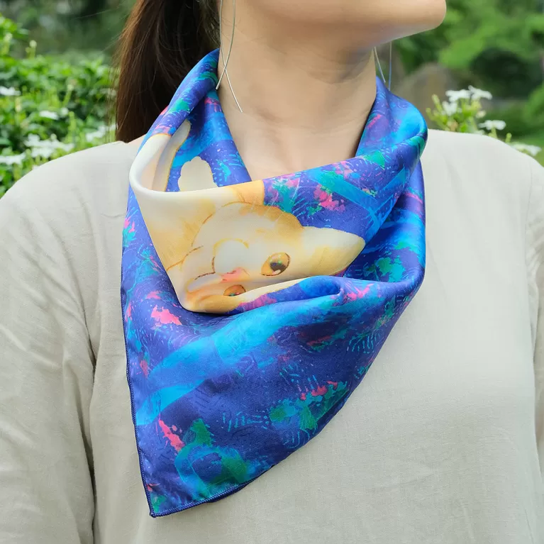 khăn lụa satin con mèo, nền xanh, khăn lụa in hình mèo, khăn lụa họa tiết, khăn lụa bandana, khăn choàng thời trang