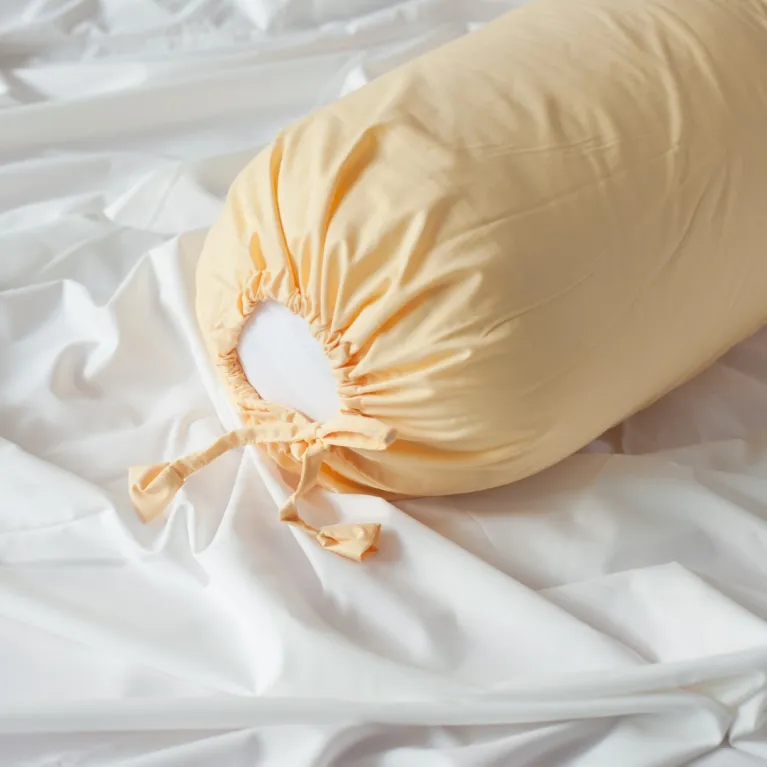 vỏ gối ôm cotton cao cấp size 70 x 100cm, mềm mại và êm ái cho da, ít nhăn và ít bị xù lông, nhiều lựa chọn màu sắc