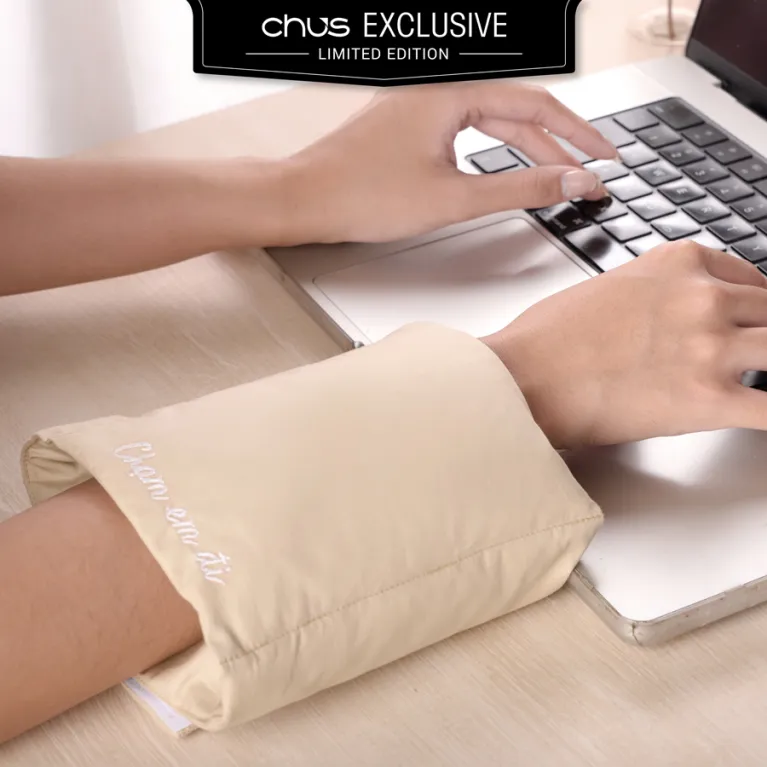 gối kê tay hạt lanh, wrist pillow, love yourself, quà tặng cá nhân hoá, personalized gifts, chus, chusvn, la touche