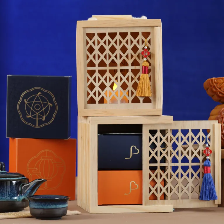 "Moon Viewing" Mid-Autumn Festival Gift Box, Lantern And Mooncakes, A Unique Vietnamese Gift, Expressing Your Love, Mid-Autumn Festival Gift, Meaningful Gifts