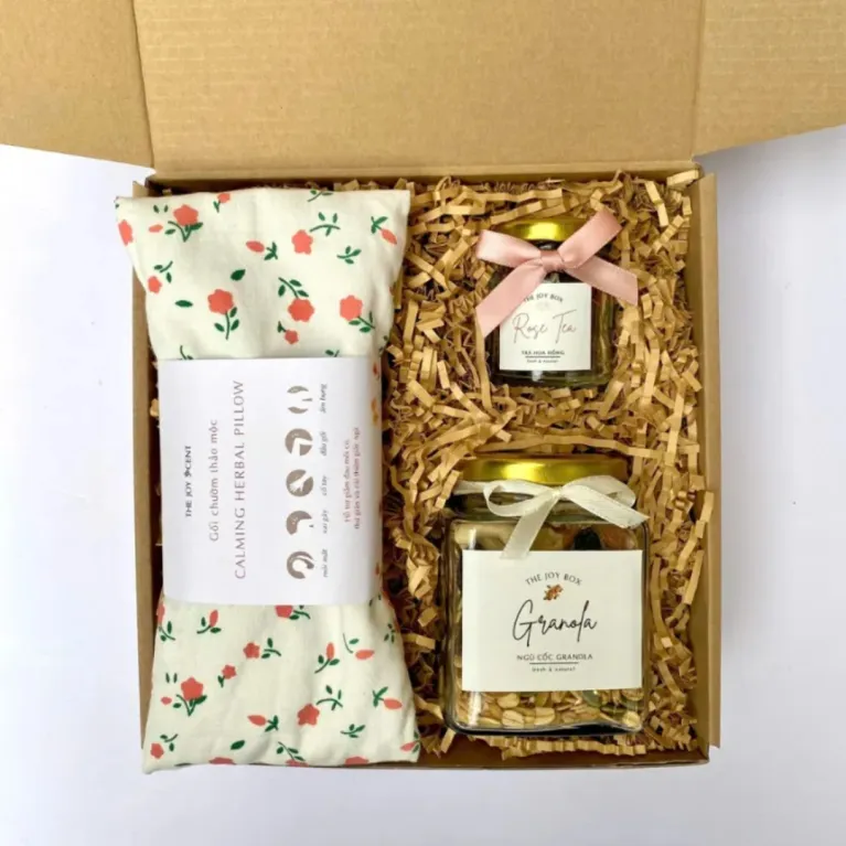 Hộp Quà Herbal Serenity, Nâng Niu Cơ Thể Toàn Diện, Gối Chườm, Trà Hoa, Ngũ Cốc Dinh Dưỡng, Hộp Quà 20/10, Hộp Quà Tặng Nữ, Hộp Quà Sức Khỏe