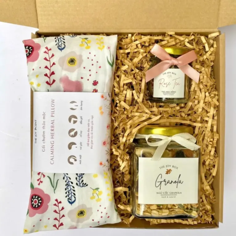 Hộp Quà Herbal Serenity, Nâng Niu Cơ Thể Toàn Diện, Gối Chườm, Trà Hoa, Ngũ Cốc Dinh Dưỡng, Hộp Quà 20/10, Hộp Quà Tặng Nữ, Hộp Quà Sức Khỏe
