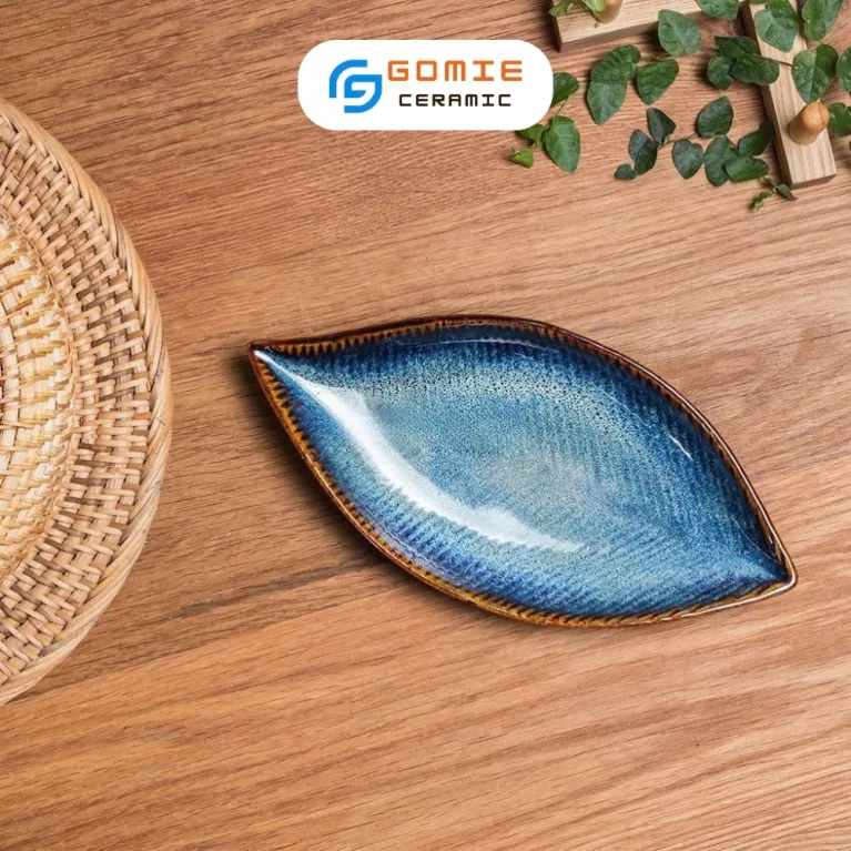 Đĩa Lá Nhọn Men Xanh Biển Hỏa Biến, 25 x 12cm, Gốm Sứ Bát Tràng, Đĩa Gốm Thủ Công Độc Đáo, Gốm Hỏa Biến, Đĩa Màu Xanh Biển, Đồ Gốm Trang Trí Bàn Tiệc