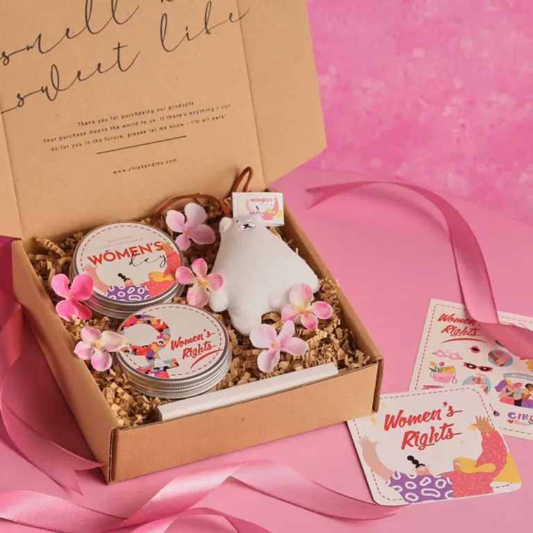 Tin Candle Set With Bear Charm, "Women's Rights" Collection, Unique Gift For Women, Scented Candle Gift, Meaningful Gift, Gifts For Her