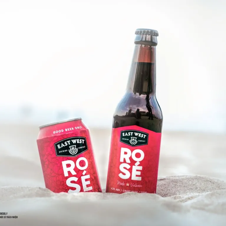 Bia Thủ Công ROSÉ, Chai 330ml, Cháy Hết Mình Cùng Cuộc Vui , Bia Craft Việt Nam, Thành Phần Quả Mọng, Hương Vị Ngọt Ngào, Bia Ngon Cho Mọi Dịp