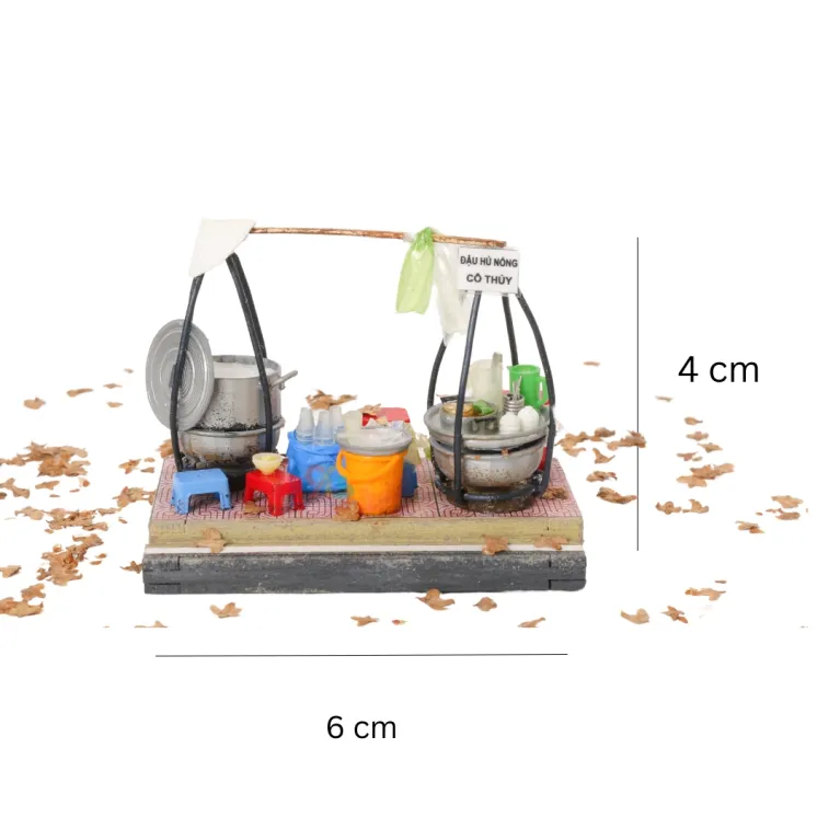 Gánh tàu phớ nam châm hít tủ lạnh thuộc bộ sưu tập xe đẩy hàng rong Sài Gòn là một dạng mô hình thu nhỏ, hứa hẹn sẽ là món quà Việt Nam ấn tượng, tinh tế đến từng chi tiết