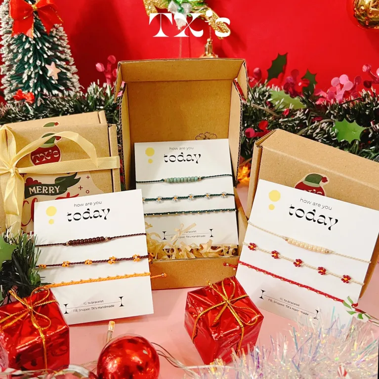 Hộp Quà Vòng Tay Miyuki Hoa Cúc Đơn Sắc Được Làm Thủ Công Từ Hạt Cườm Cao Cấp, Tạo Nên Một Món Quà Giáng Sinh Ý Nghĩa Cho Người Yêu Thương