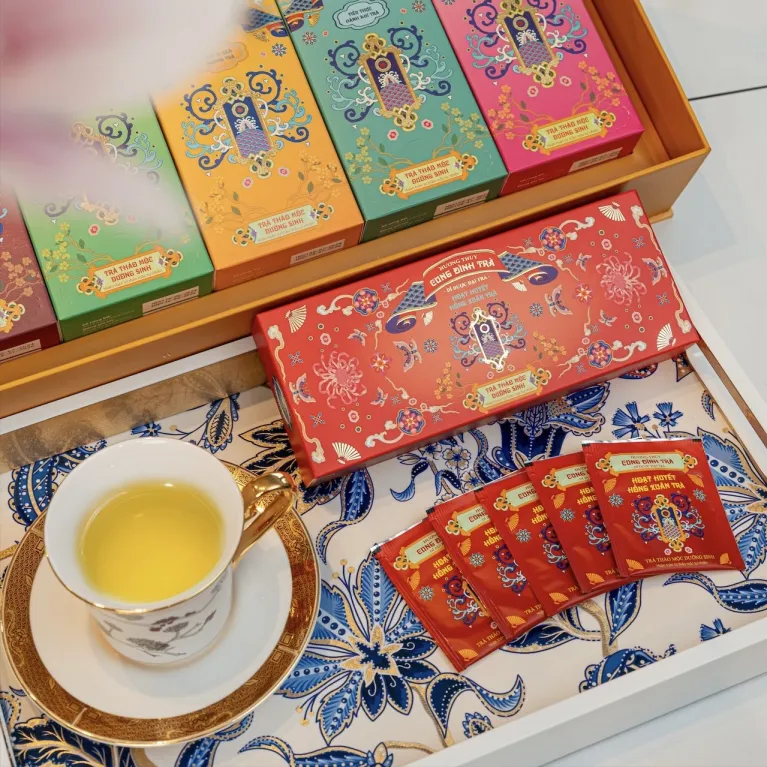 Blood Circulation Herbal Tea, a natural Hue herbal tea bag, combines health-boosting natural herbs, making it a perfect stroke prevention tea and a thoughtful Vietnamese gift for your family’s well-being.