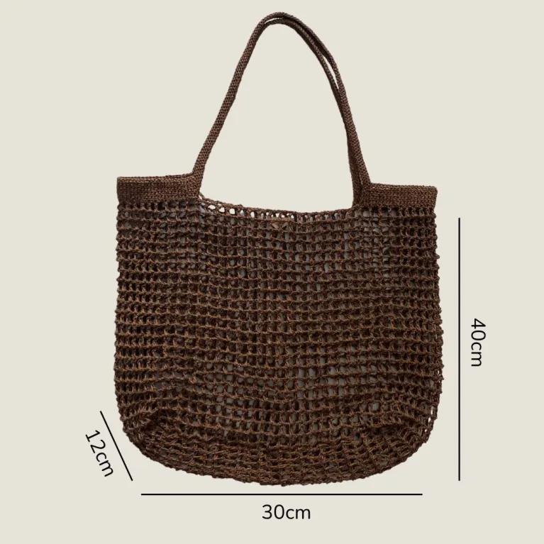 Túi Tote Versa Basket Smbro Được Móc Thủ Công Từ Sợi Raffia, Là Món Phụ Kiện Thời Trang Bền Vững Tôn Vinh Vẻ Đẹp Tối Giản Và Lý Tưởng Để Làm Quà Sinh Nhật