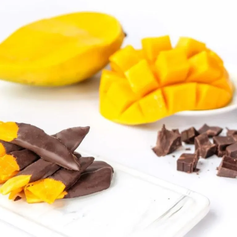 Dark Chocolate Dipped Mango – Resealable Snack Pouch (500g) | CHUS