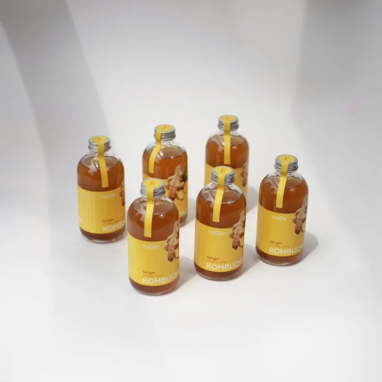 Kombucha Gừng Vàng Là Dòng Trà Lên Men Tự Nhiên Từ Nguyên Liệu Cao Cấp Với Nhiều Lợi Ích Cho Cơ Thể, Rất Phù Hợp Để Làm Quà Tặng Sức Khỏe