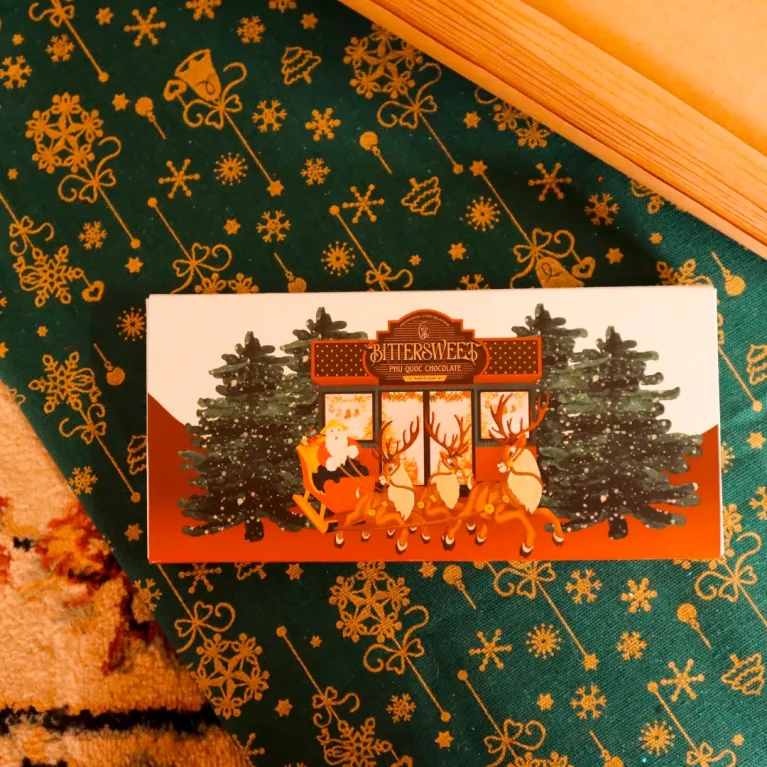 Hộp Quà Giáng Sinh Socola Họa Tiết Ông Già Noel Sẽ Chinh Phục Từ Cái Nhìn Đầu Tiên Với Ngoại Hình Bắt Mắt, Bên Trong Là Socola Nguyên Chất, Socola Thủ Công Việt Nam Để Làm Quà Tặng Giáng Sinh