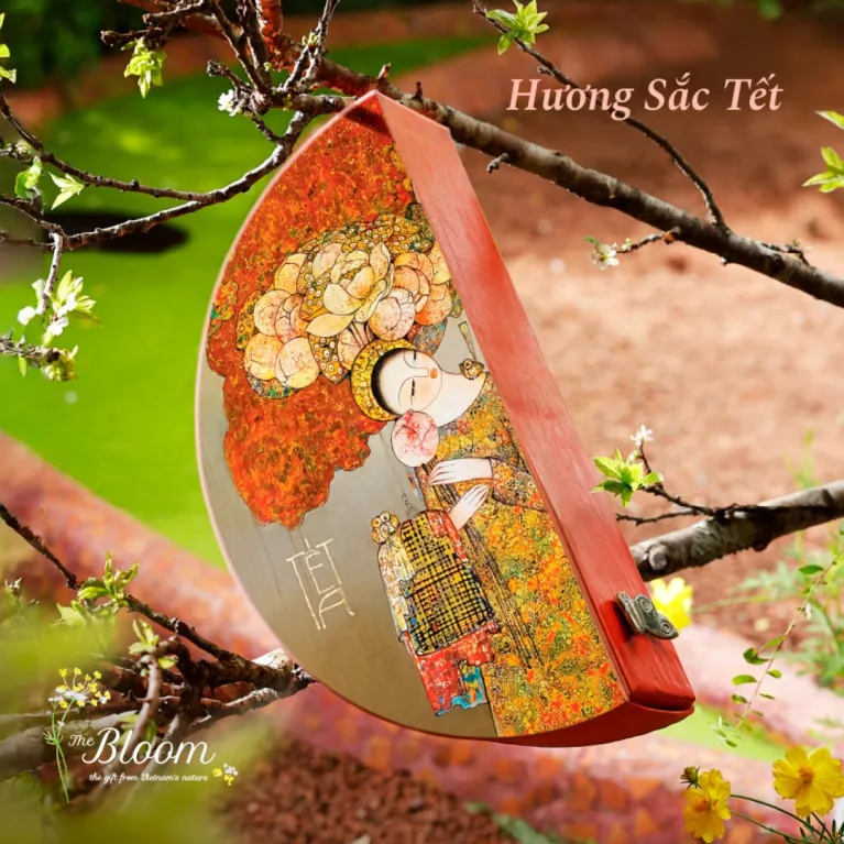 Set quà tết Hương Sắc Tết là gợi ý hộp quà Tết hoàn hảo với những đặc sản Việt Nam thượng hạng, được đóng gói cao cấp để trao trọn lời chúc đầu xuân