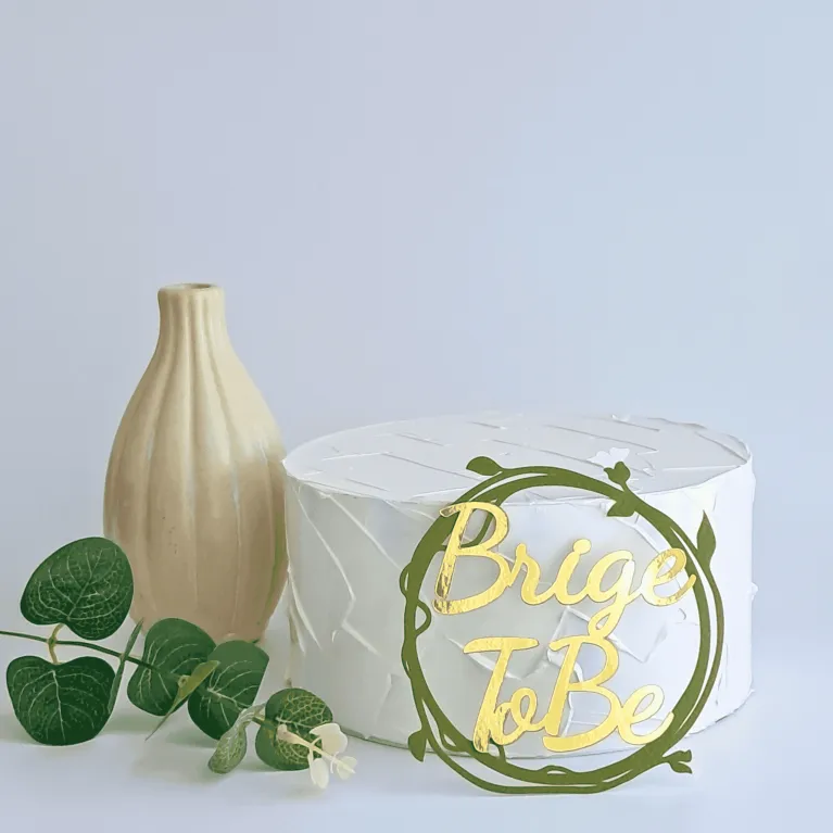 Elegant, handmade mini leaf cake toppers, perfect for adding a touch of Korean style to your birthday cake